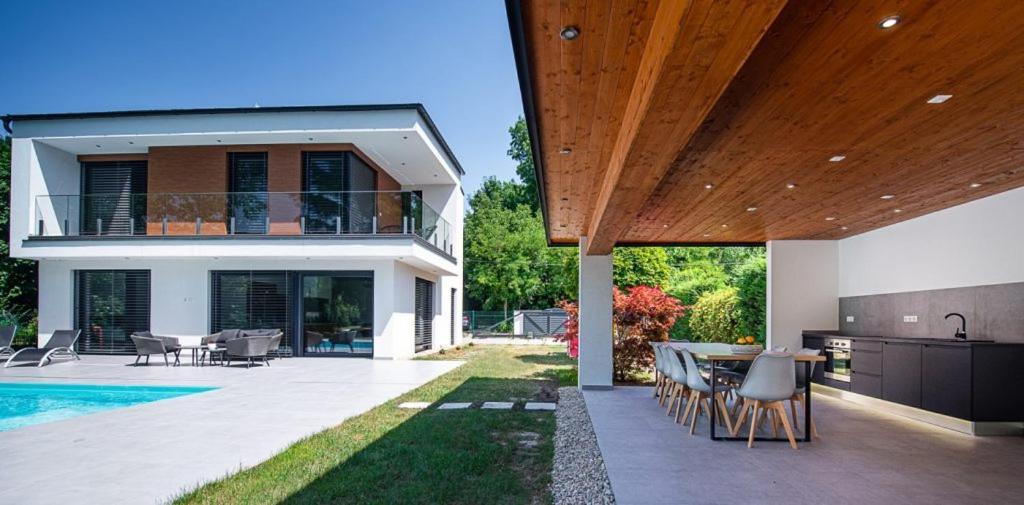 Bony Resort Сарвас Екстериор снимка